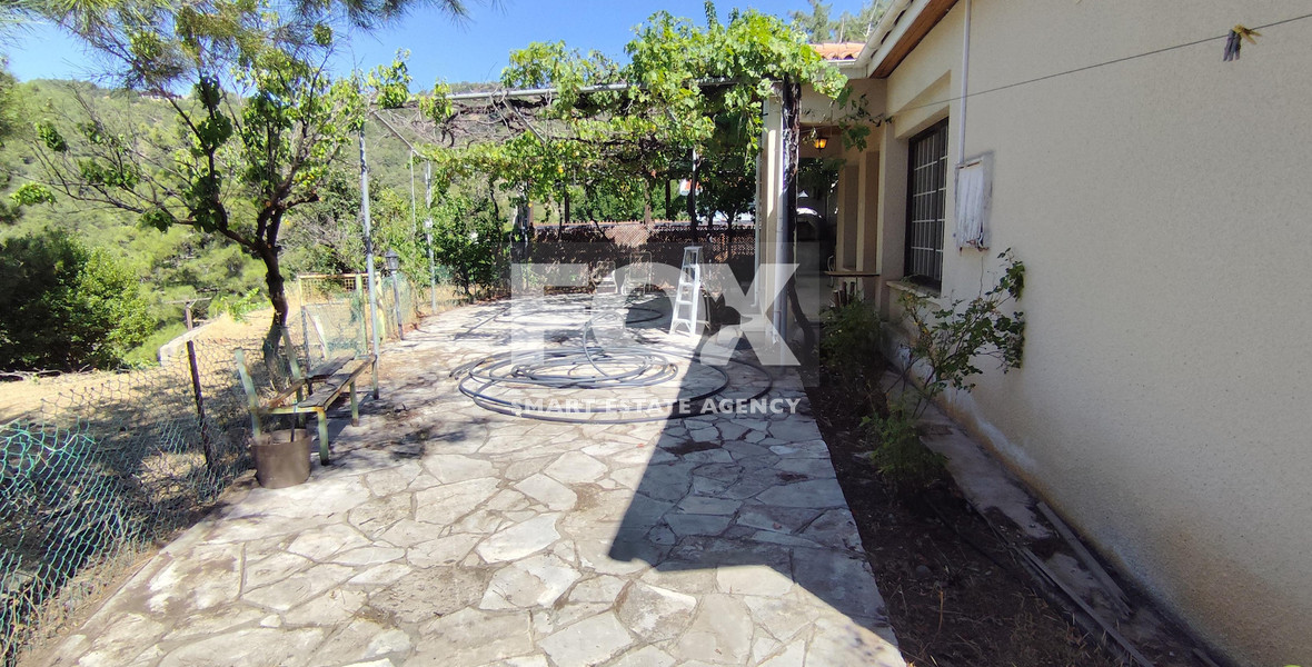Spacious  three Bedroom House with Large Garden for Rent in Moniatis
