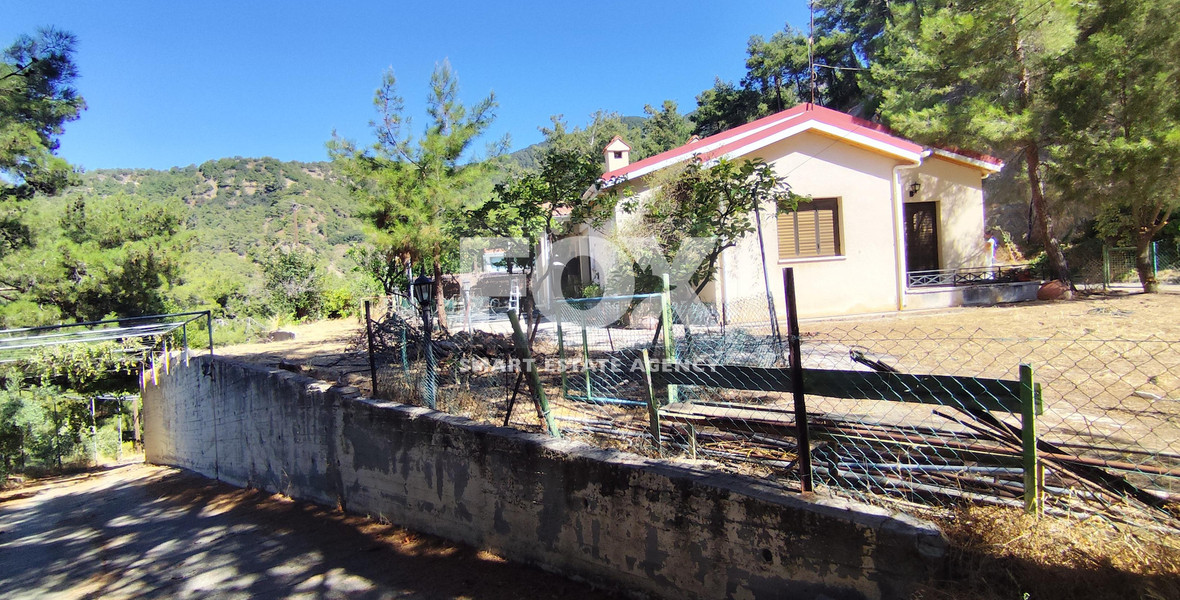 Spacious  three Bedroom House with Large Garden for Rent in Moniatis