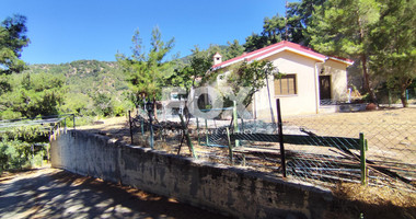 Spacious  three Bedroom House with Large Garden for Rent in Moniatis