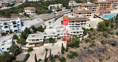Modern two Bedroom Townhouse with Communal Pool in Chloraka, Paphos with separate title deeds.