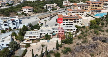 Modern two Bedroom Townhouse with Communal Pool in Chloraka, Paphos with separate title deeds.