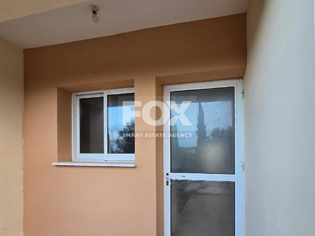 Modern two Bedroom Townhouse with Communal Pool in Chloraka, Paphos with separate title deeds.