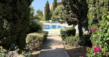 Renovated Two-Bedroom Ground-Floor Apartment | Mandria Gardens | Pool-Facing