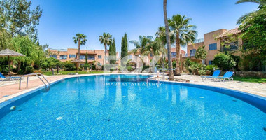 Renovated Two-Bedroom Ground-Floor Apartment | Mandria Gardens | Pool-Facing