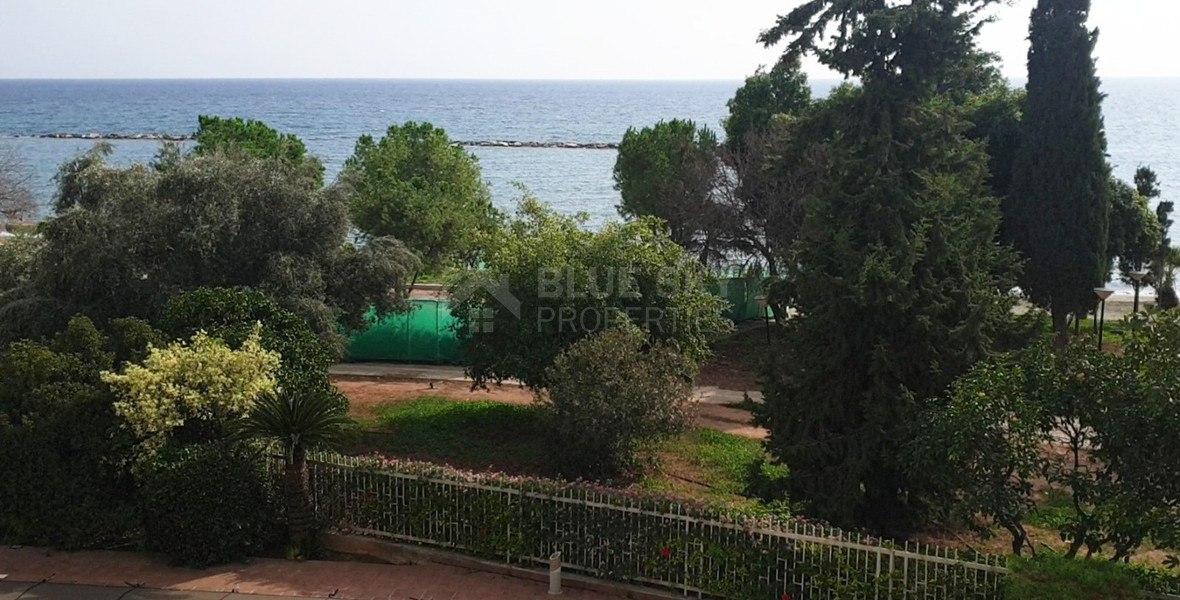 4-Bedroom Front-Line Apartment | 210 sq.m | Agios Tychonas,