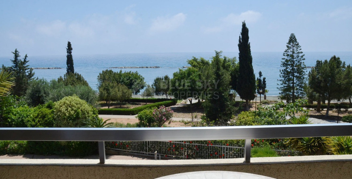 4-Bedroom Front-Line Apartment | 210 sq.m | Agios Tychonas,