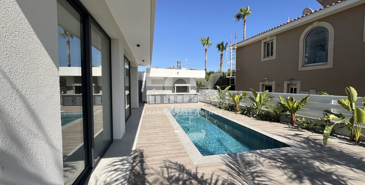 Modern 4-Bed Villa for Rent in Moni with Pool and Garden