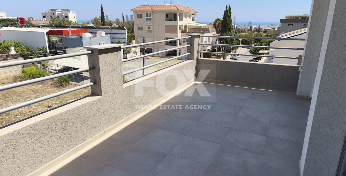 Spacious 1 Bed Top Floor upper house/Apartment in Panthea