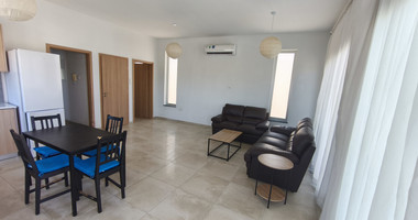 Spacious 1 Bed Top Floor upper house/Apartment in Panthea