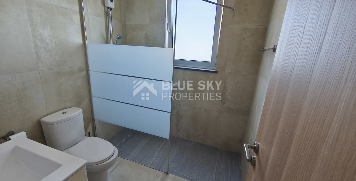 Spacious 1 Bed Top Floor upper house/Apartment in Panthea