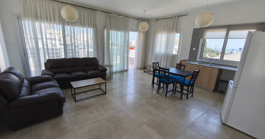 Spacious 1 Bed Top Floor upper house/Apartment in Panthea