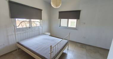 Spacious 1 Bed Top Floor upper house/Apartment in Panthea