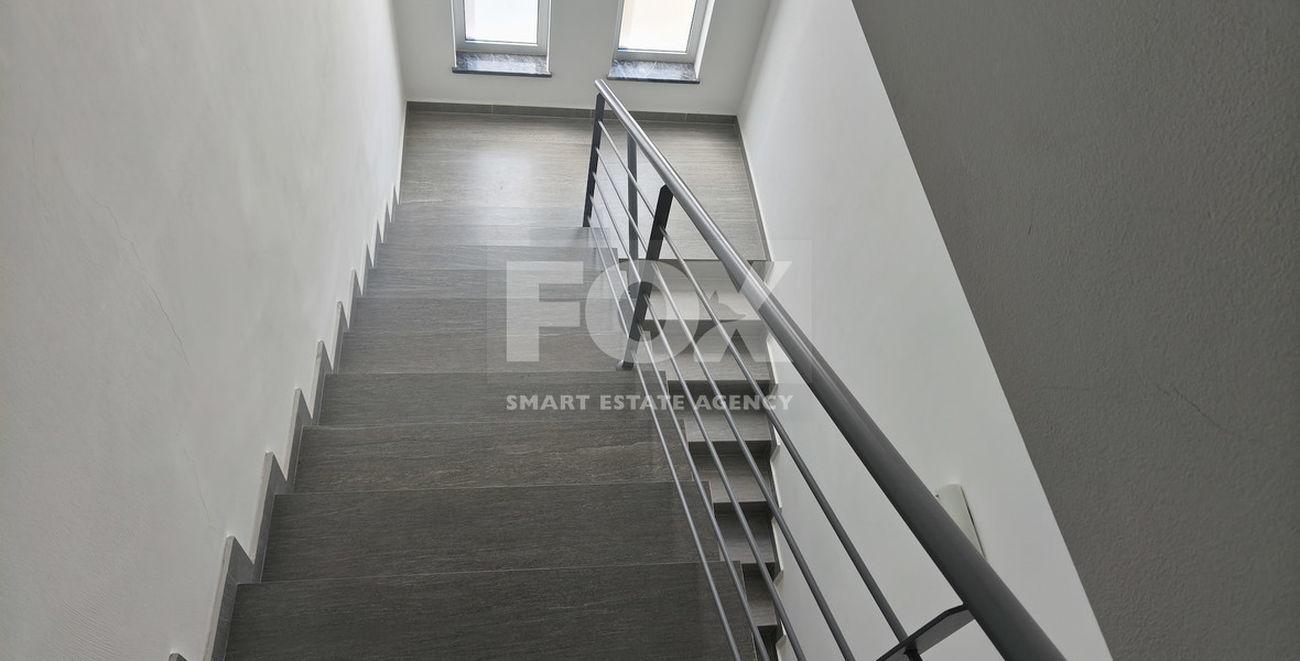 Spacious 1 Bed Top Floor upper house/Apartment in Panthea