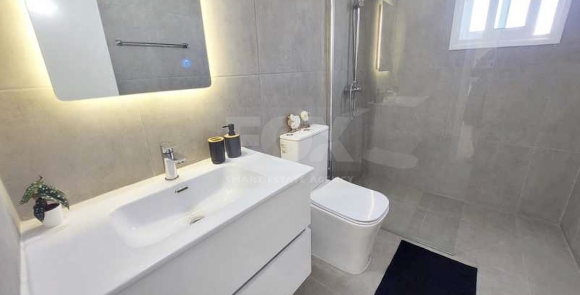 Full Building Investment: Four two Bedroom Apartments in Kato Paphos for sale