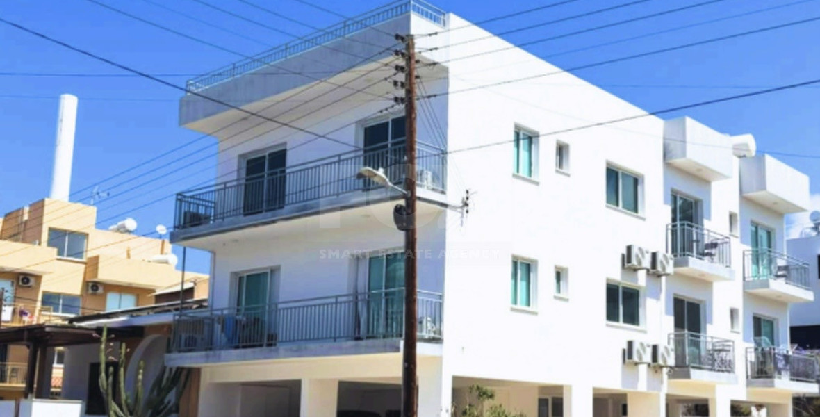 Full Building Investment: Four two Bedroom Apartments in Kato Paphos for sale