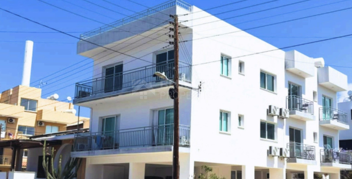 Full Building Investment: Four two Bedroom Apartments in Kato Paphos for sale