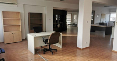 Spacious 200 m² Office for Rent in Agia Zoni