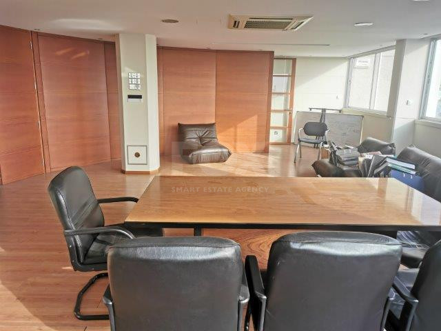 Spacious 200 m² Office for Rent in Agia Zoni