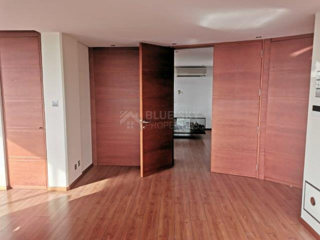Spacious 200 m² Office for Rent in Agia Zoni