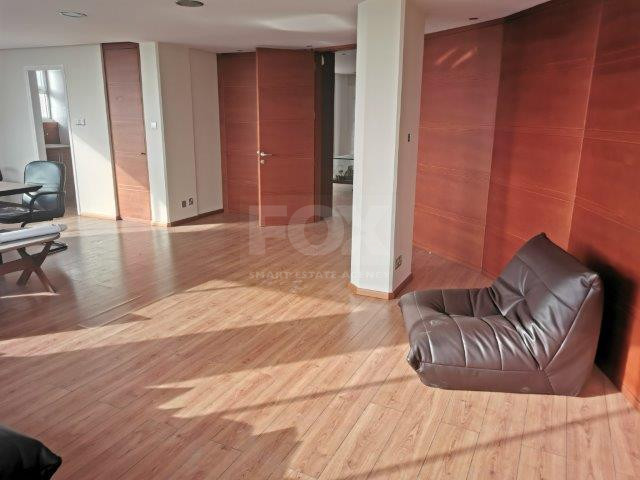 Spacious 200 m² Office for Rent in Agia Zoni