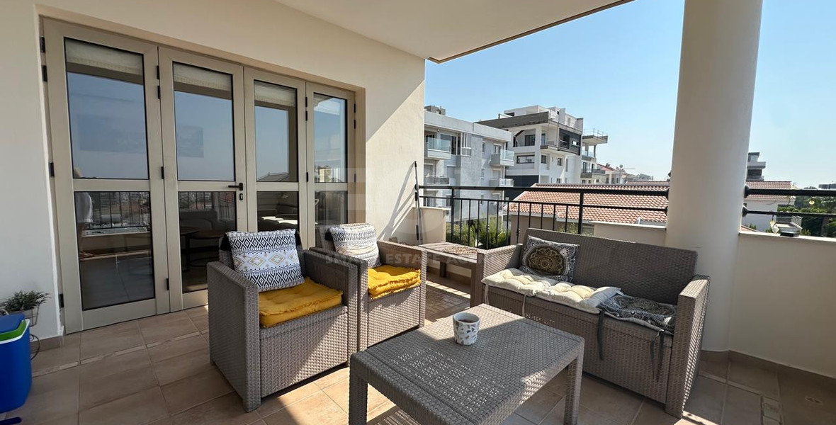 Modern Renovated Two-Bedroom Apartment with Panoramic Sea & City Views | Panthea