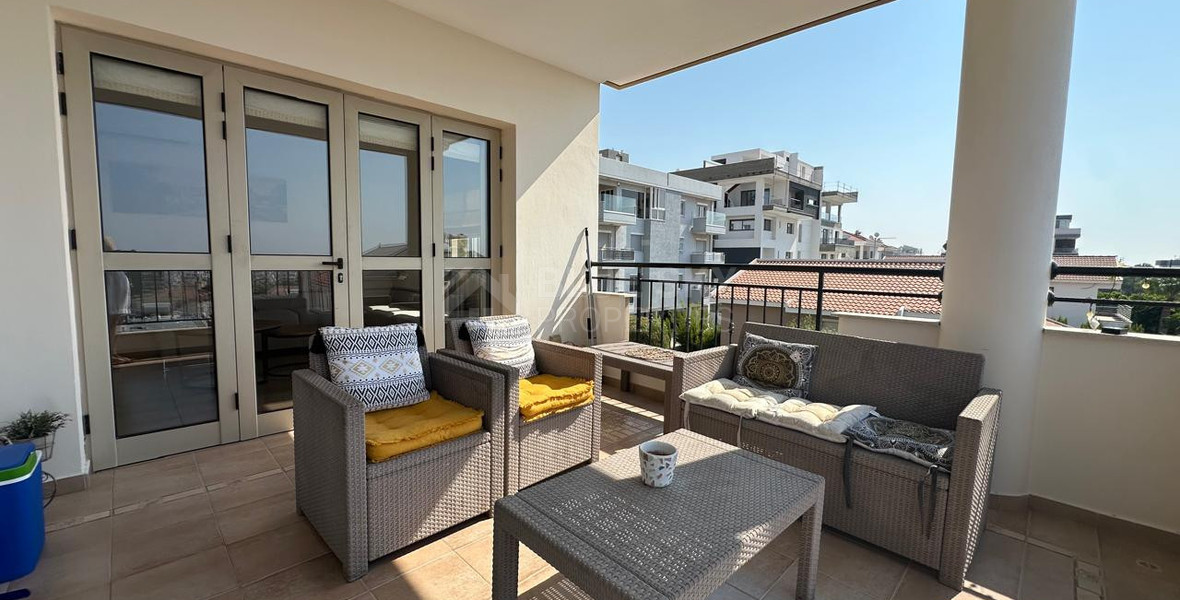 Modern Renovated Two-Bedroom Apartment with Panoramic Sea & City Views | Panthea
