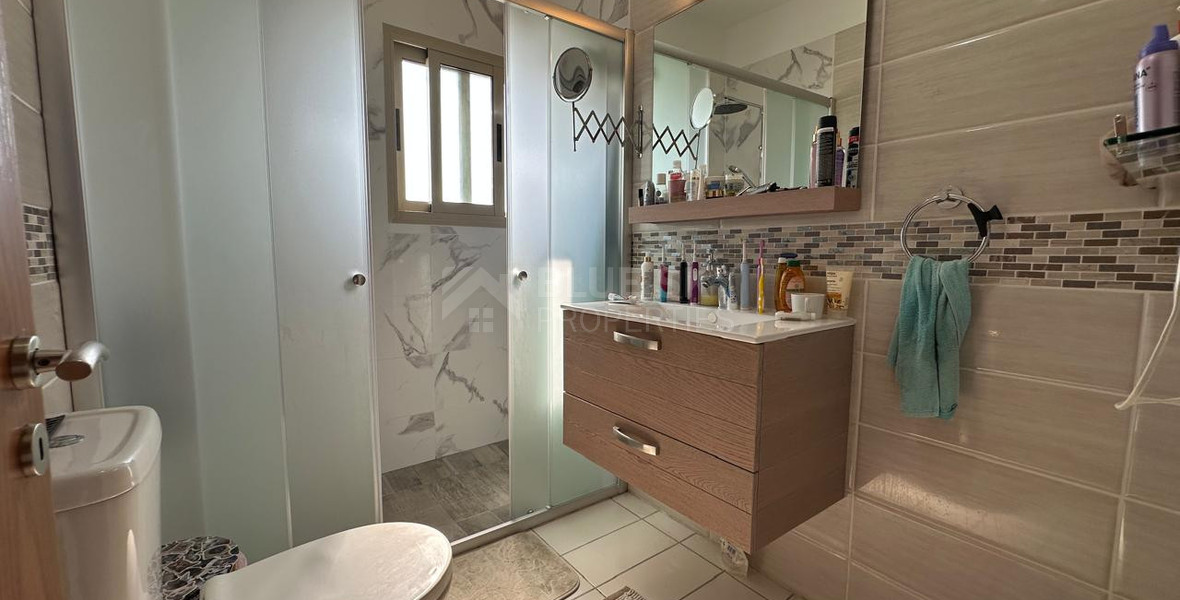 Modern Renovated Two-Bedroom Apartment with Panoramic Sea & City Views | Panthea