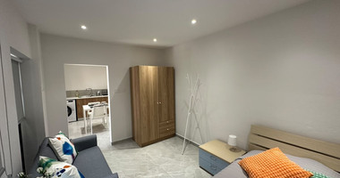 Fully Furnished Studio Apartment with Courtyard – Available Now