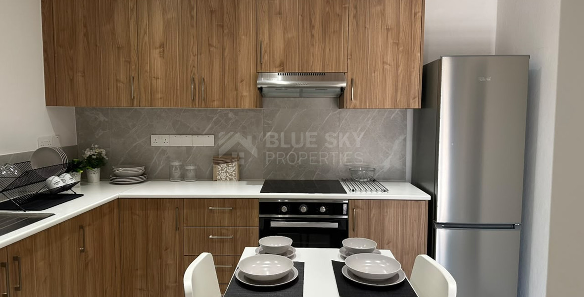 Fully Furnished Studio Apartment with Courtyard – Available Now