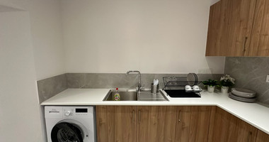 Fully Furnished Studio Apartment with Courtyard – Available Now