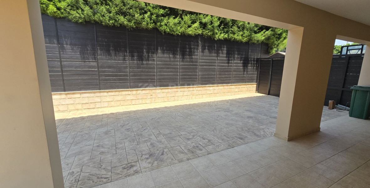 Lovely 4-Bedroom House with Private Apartment for Sale in Kolossi