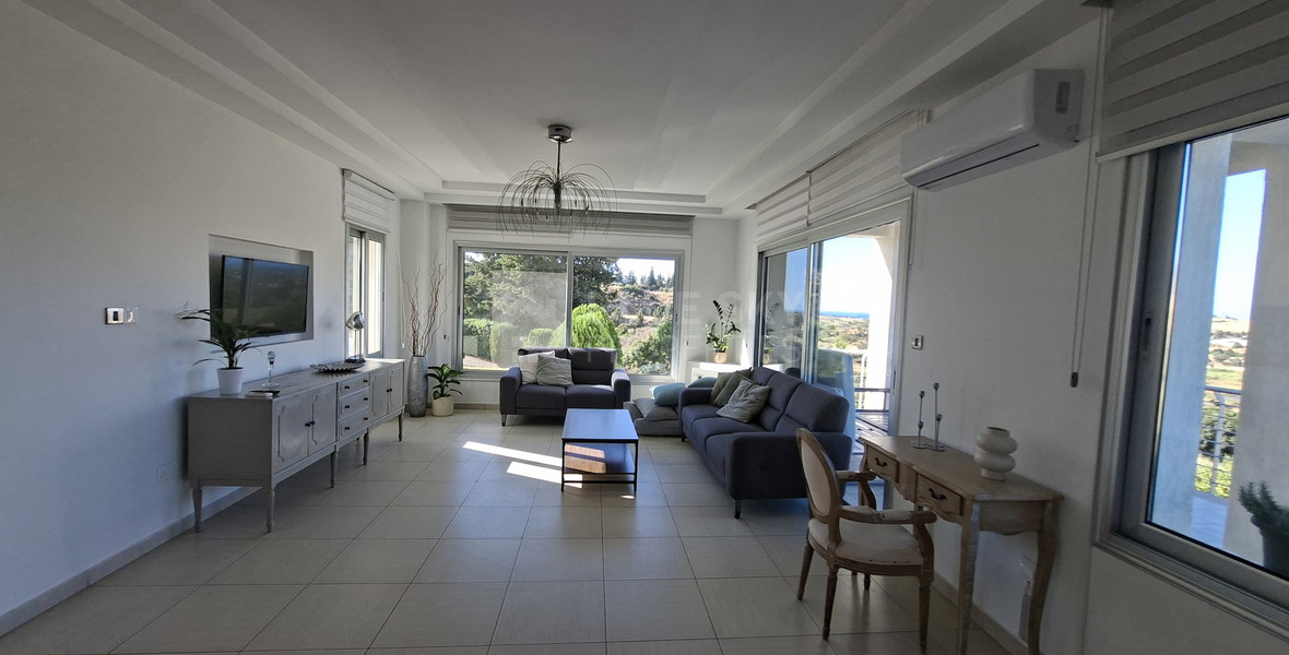Stunning Four Bedroom Villa For Rent, paphos