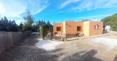 Stunning Four Bedroom Villa For Rent, paphos
