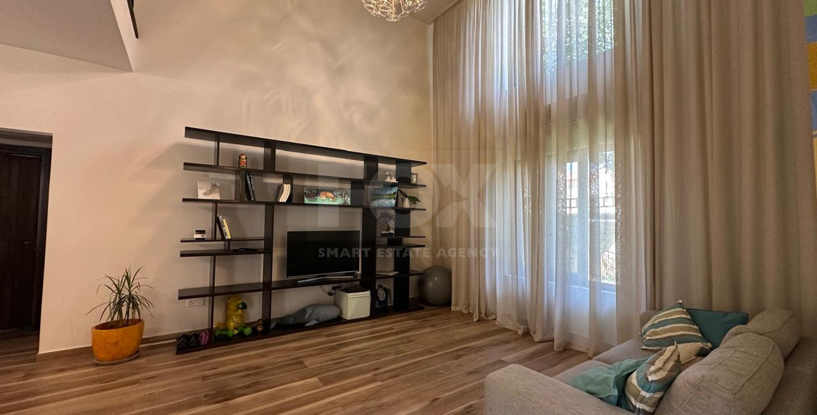 For Sale Contemporary Six-Bedroom Luxury Villa with Private Pool & Smart Home Technology, Souni
