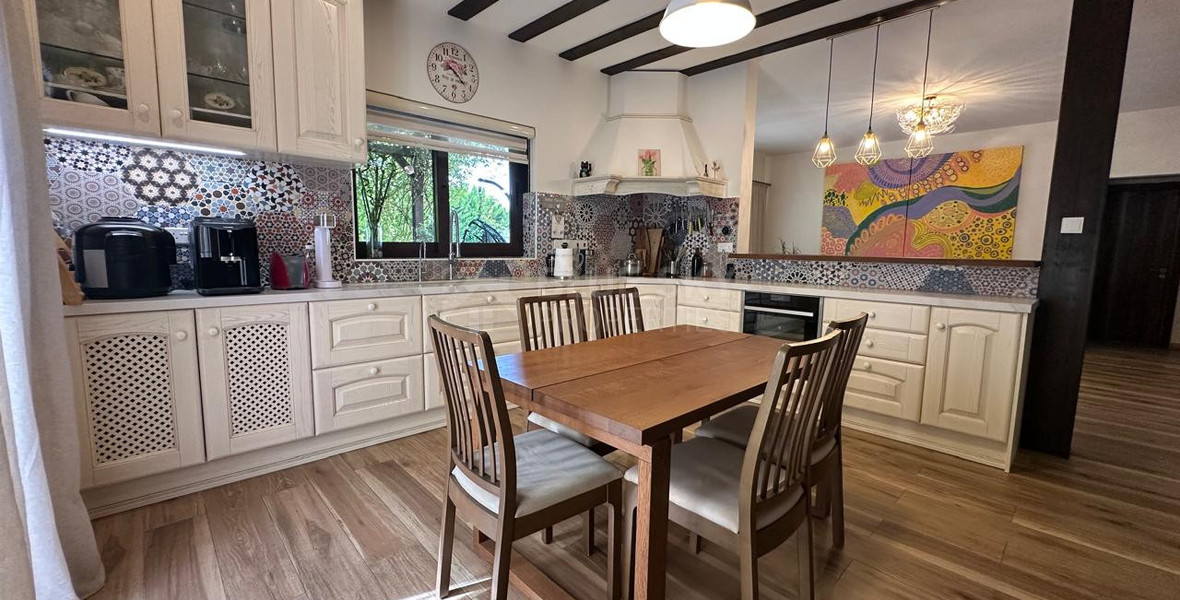 For Sale Contemporary Six-Bedroom Luxury Villa with Private Pool & Smart Home Technology, Souni