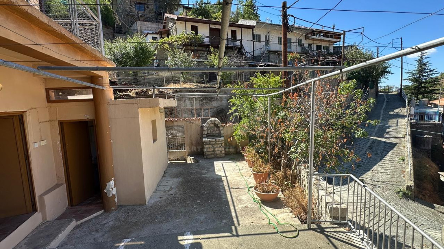 Three bedroom Detached  House for Sale – Kaminaria