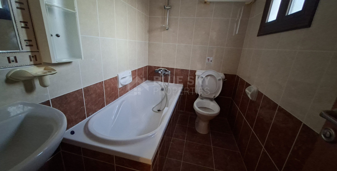 FOUR BEDROOM BUNGALOW HOUSE FOR RENT
