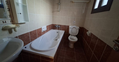 FOUR BEDROOM BUNGALOW HOUSE FOR RENT
