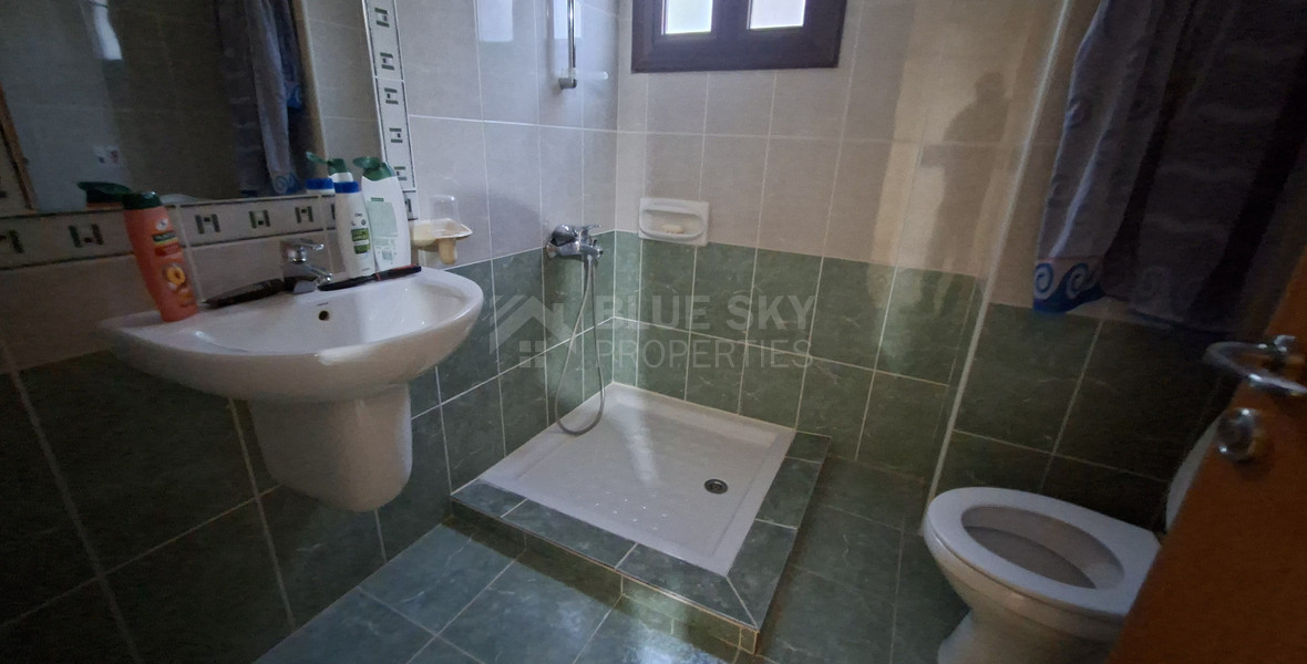 FOUR BEDROOM BUNGALOW HOUSE FOR RENT
