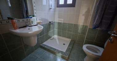 FOUR BEDROOM BUNGALOW HOUSE FOR RENT