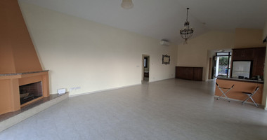FOUR BEDROOM BUNGALOW HOUSE FOR RENT