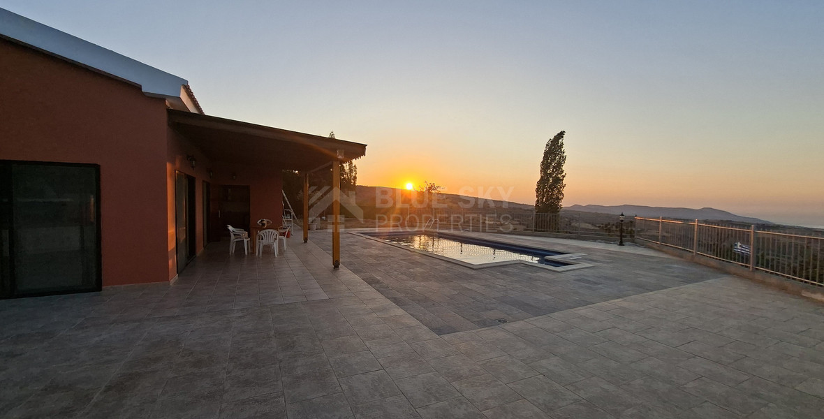 FOUR BEDROOM BUNGALOW HOUSE FOR RENT