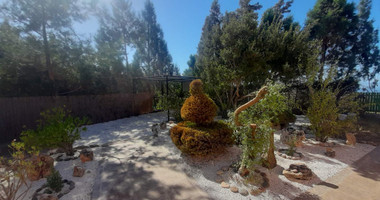 FOUR BEDROOM BUNGALOW HOUSE FOR RENT
