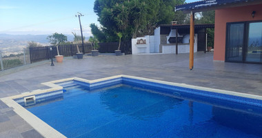 FOUR BEDROOM BUNGALOW HOUSE FOR RENT