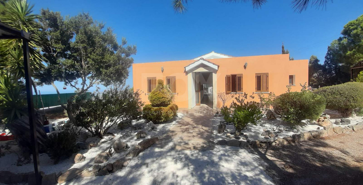 FOUR BEDROOM BUNGALOW HOUSE FOR RENT