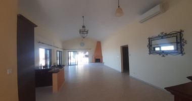 FOUR BEDROOM BUNGALOW HOUSE FOR RENT