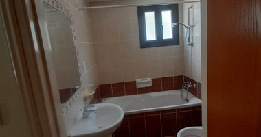 FOUR BEDROOM BUNGALOW HOUSE FOR RENT