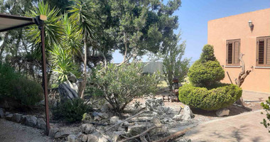 FOUR BEDROOM BUNGALOW HOUSE FOR RENT