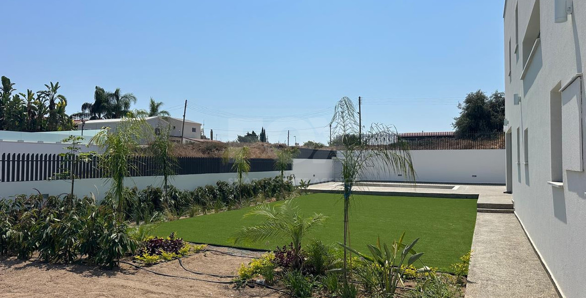 Brand-New Three -Bedroom Detached Villa for Long-Term Rent in Trachoni