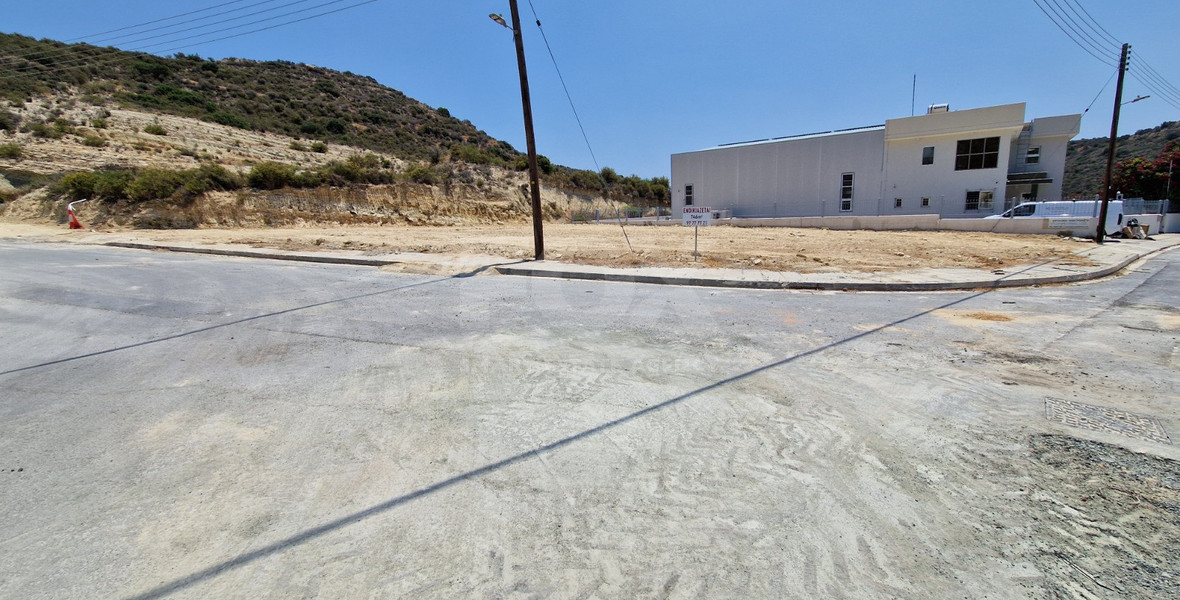 Prime 746 m² Industrial Plot for Rent in  Palodia